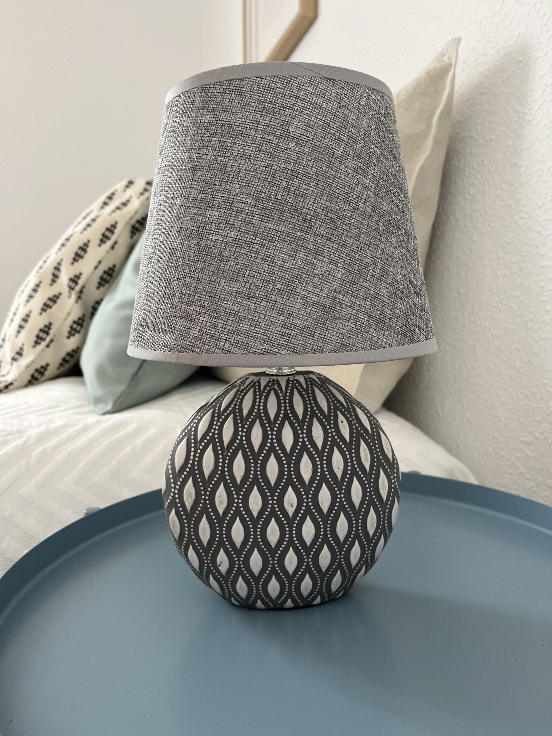 Lámpara con pantalla